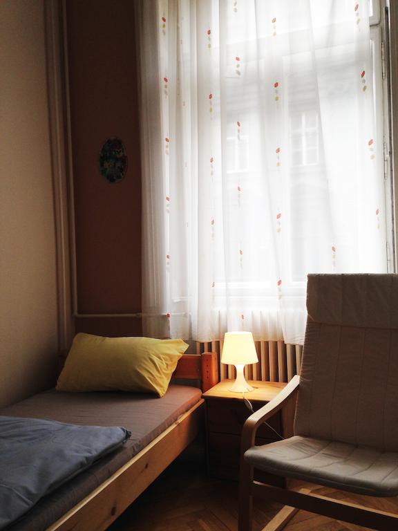 Yolo Hostel Βουδαπέστη Δωμάτιο φωτογραφία