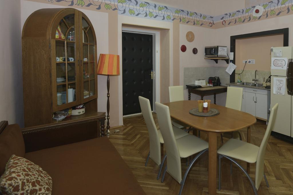 Yolo Hostel Βουδαπέστη Δωμάτιο φωτογραφία