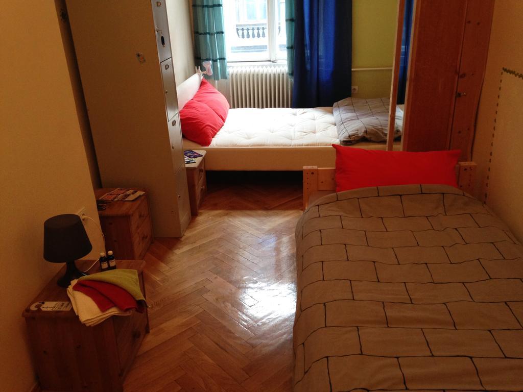 Yolo Hostel Βουδαπέστη Δωμάτιο φωτογραφία