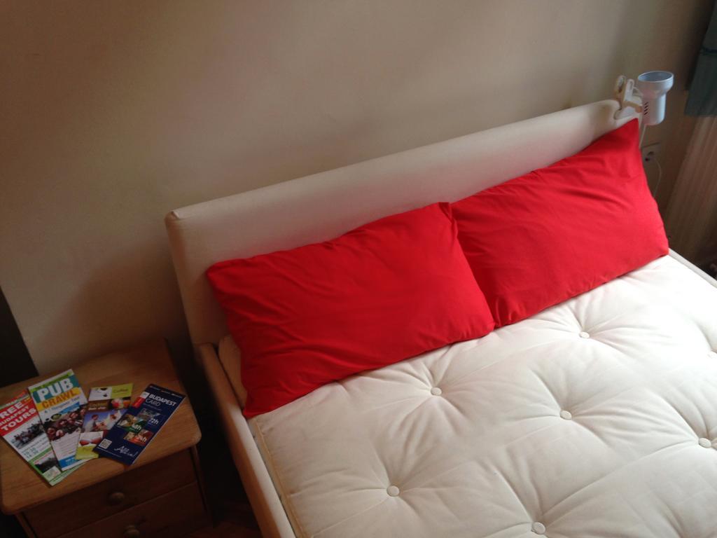 Yolo Hostel Βουδαπέστη Δωμάτιο φωτογραφία
