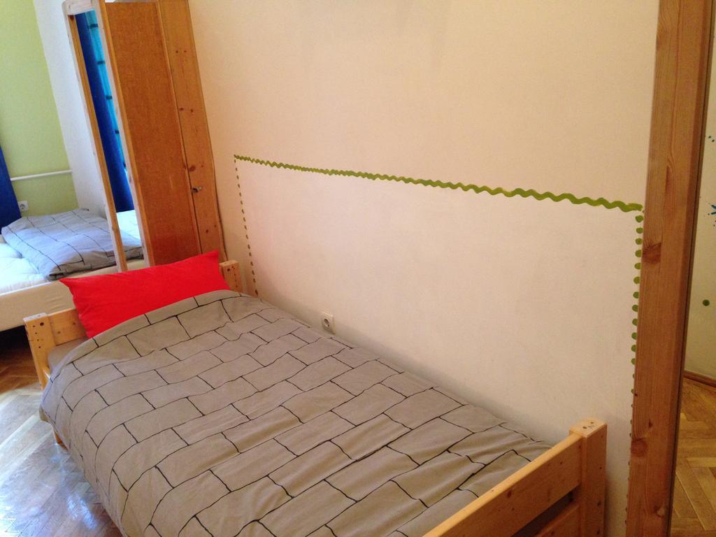 Yolo Hostel Βουδαπέστη Δωμάτιο φωτογραφία
