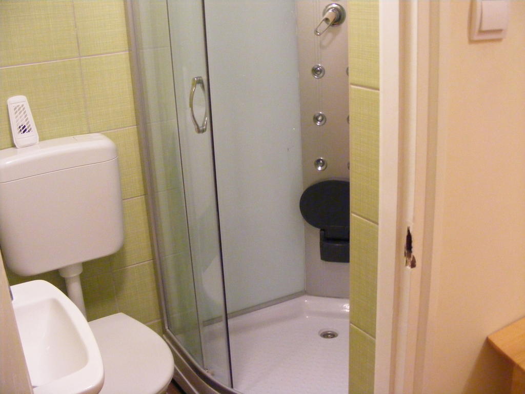 Yolo Hostel Βουδαπέστη Εξωτερικό φωτογραφία
